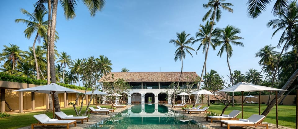 La sublime piscina infinita de Kayaam House tiene vistas al océano Índico